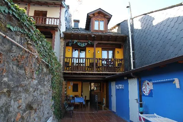 Our Friends - Casa Jurjo