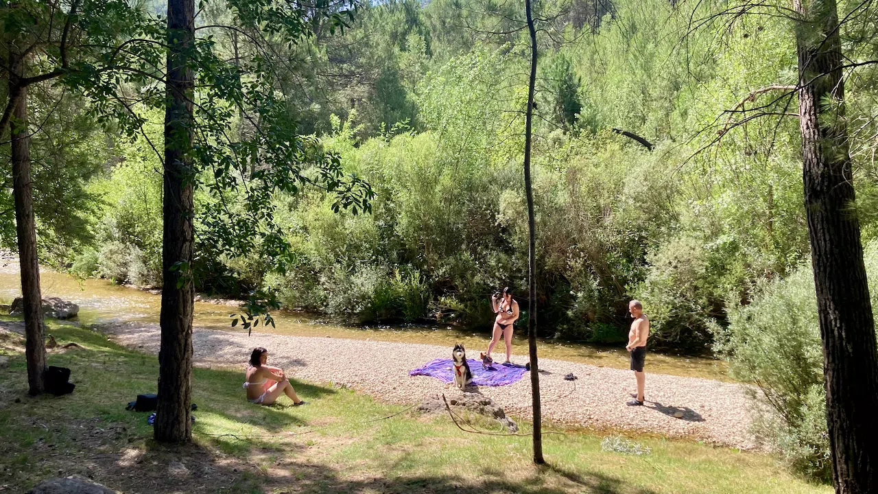 [WEB OFICIAL] Casas rurales Batan Rio Tus · Yeste