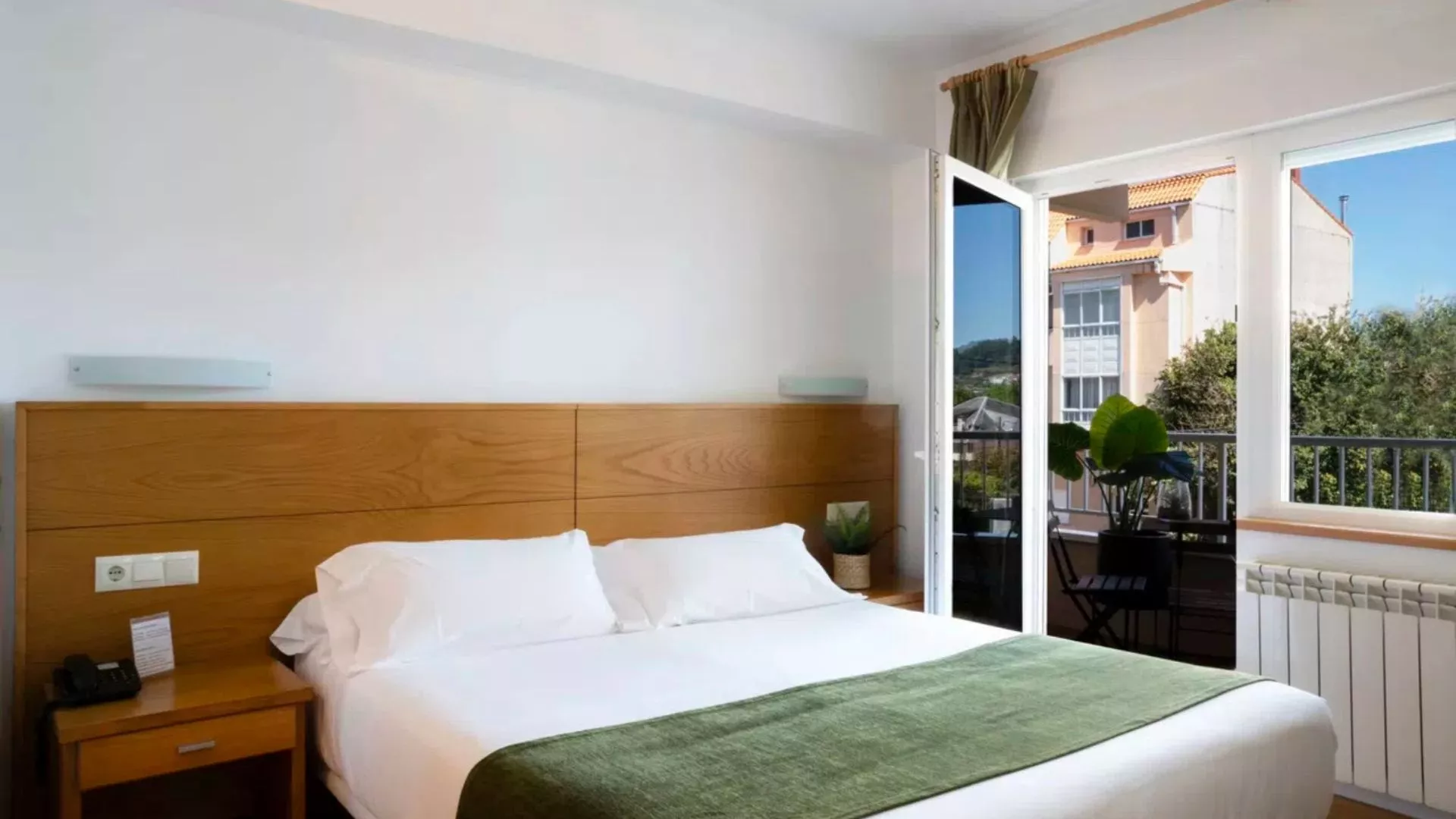 Hotel Crisol de las Rías in Miño, Spain